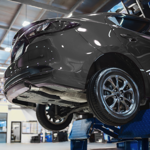 Contrôle géométrique de voiture dans un garage automobiles